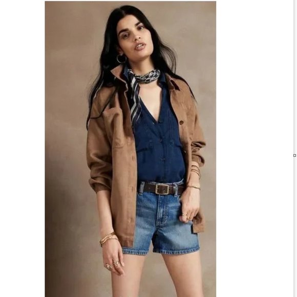 Banana Republic Pants - Banana Republic CLASSIC DENIM SHORT (993)